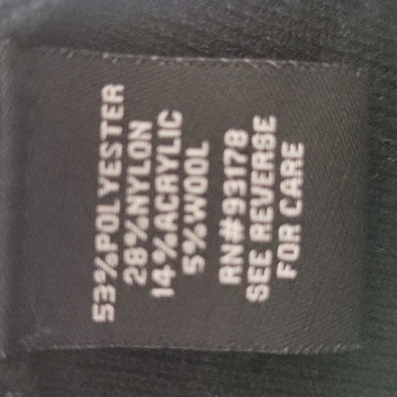 Woman's winter skirt, will fit a size 16-18 - Picture 7 of 8